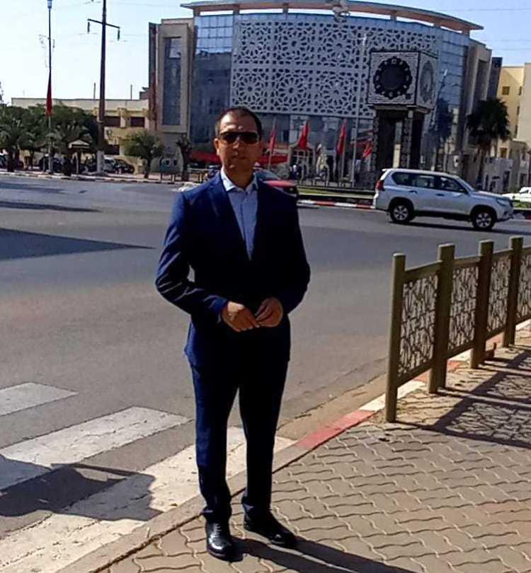 Prende e va in Marocco ma gli negano di vedere il figlio
