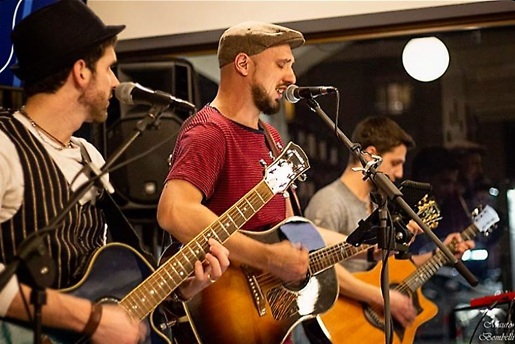 Numa acoustic trio