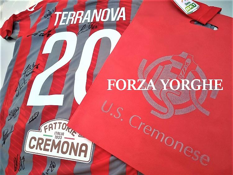 Maglia autografata dai giocatori della Cremonese in supporto a Giorgio Bianchi