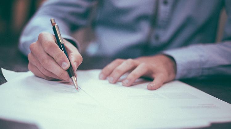 Lascia 50 mila euro all'infermiere, l'Asst: "Eredità da restituire"