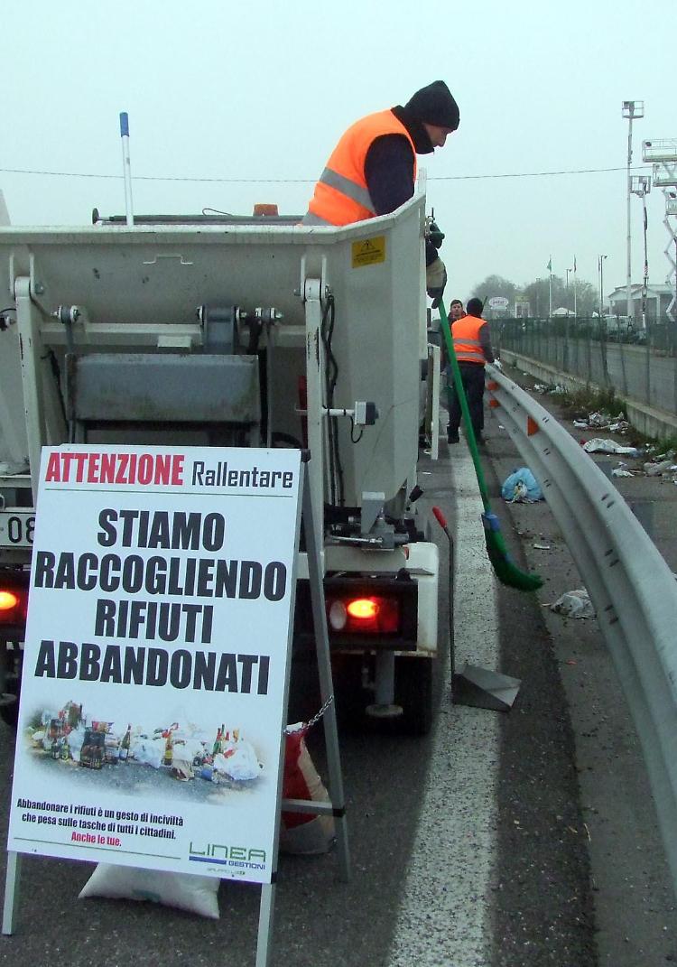 Impennata rifiuti: raccolta mezza tonnellata