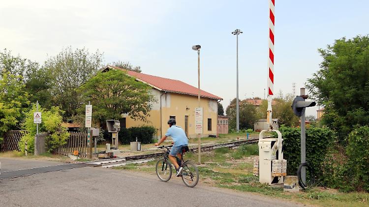 Casalmaggiore, lavori sul binario: chiusi due passaggi a livello