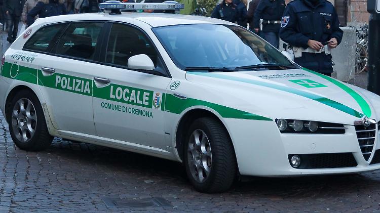 Manette illegali e multe e tradimento: lo "sceriffo" a processo