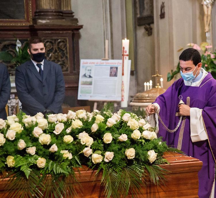 L'ultimo saluto a Maestroni: l'omaggio di tutto il mondo agricolo