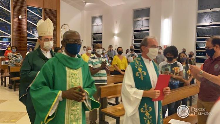 Don Davide Ferretti parroco a Salvador de Bahia