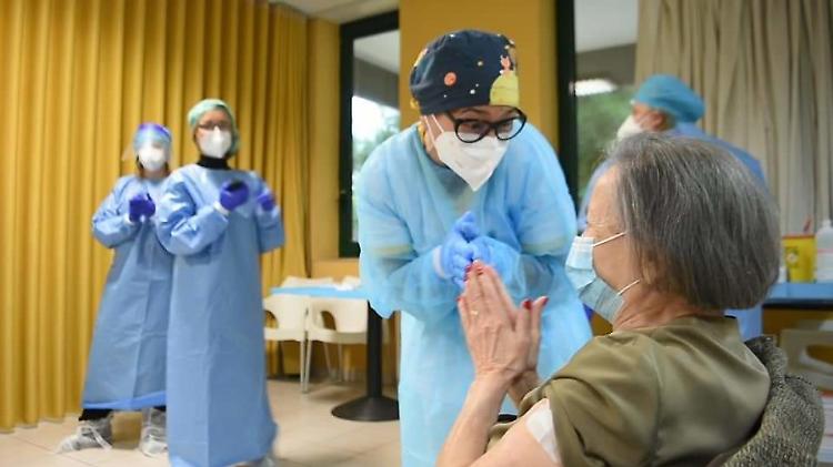 Terza dose nelle Rsa: in provincia di Cremona 5 mila ospiti