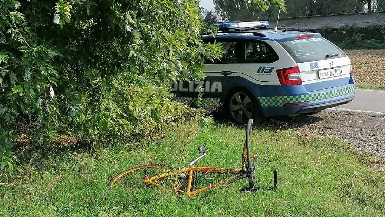 Investito, a Scandolara Ripa d'Oglio muore ciclista
