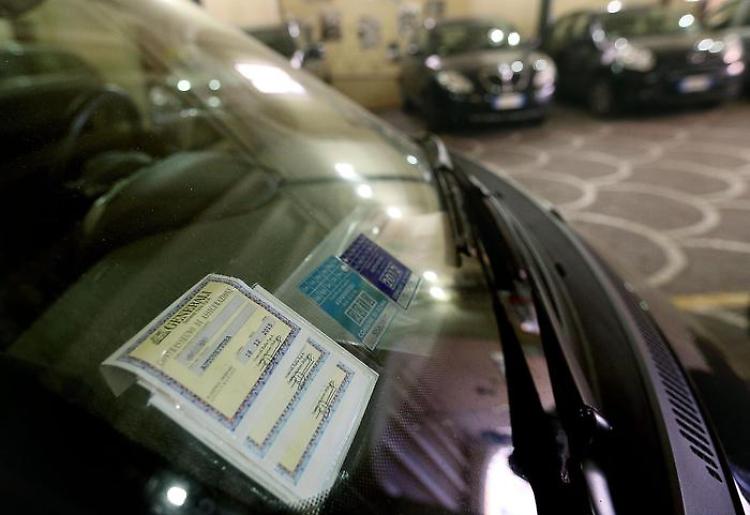 Assicurazione falsa, scoperto e sanzionato