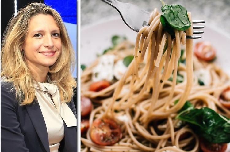 La pandemia  arriva in tavola con cibi sani e cucinati in casa 