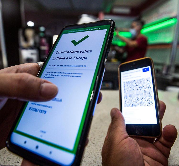Green pass obbligatorio dal 15: imprese pronte