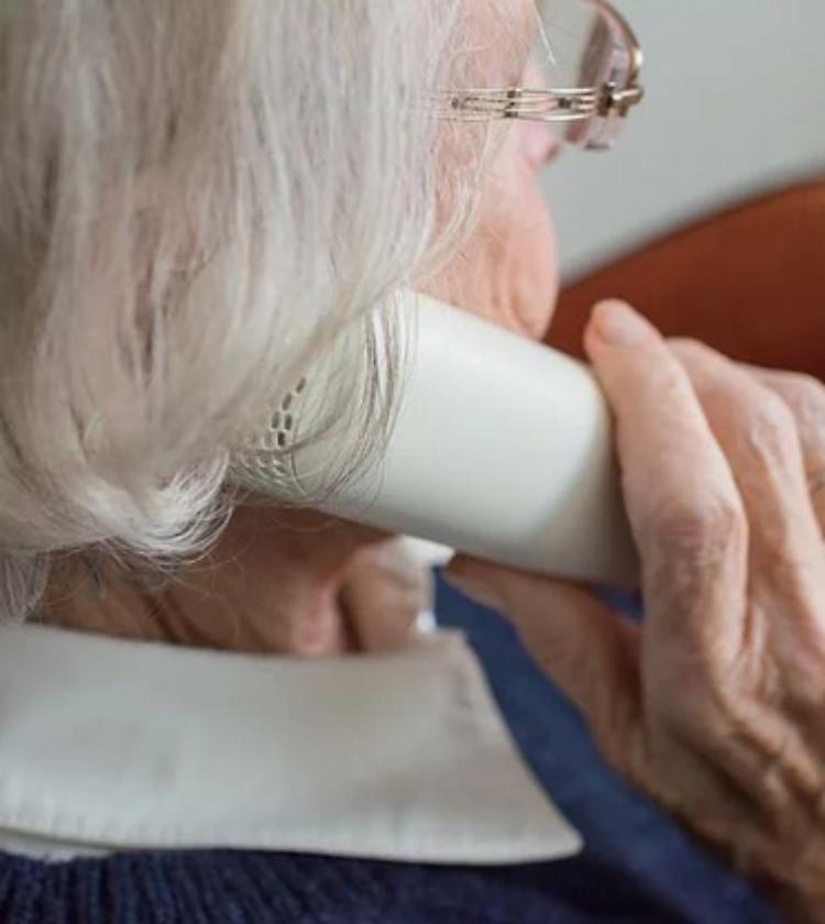 Ora c'è il Telefono Amico, punto di ascolto per combattere la solitudine