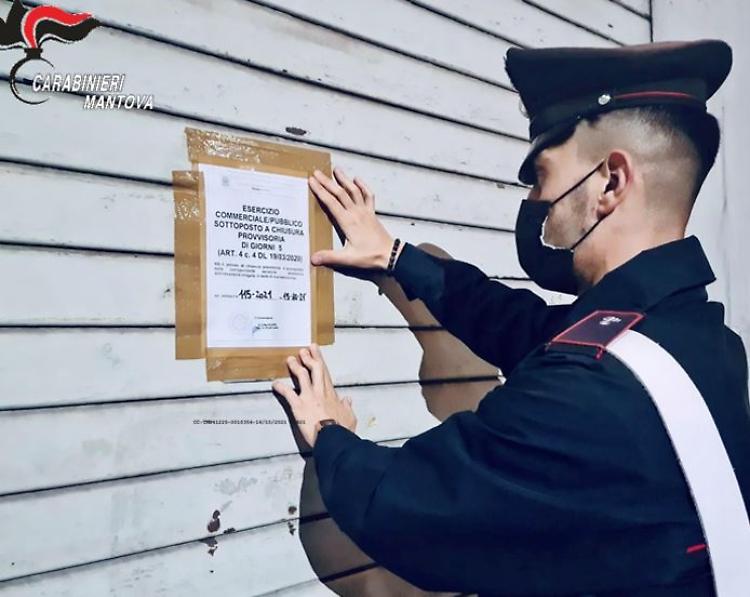 Green pass,  titolare di un bar senza la certificazione verde: 