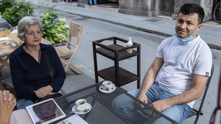 Per la cittadinanza serve il certificato afghano: "Lo chiedo ai talebani?"