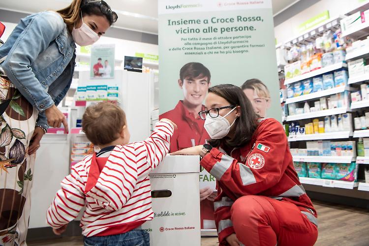 Dona un farmaco, ultimi dieci giorni della raccolta con LloydsFarmacia