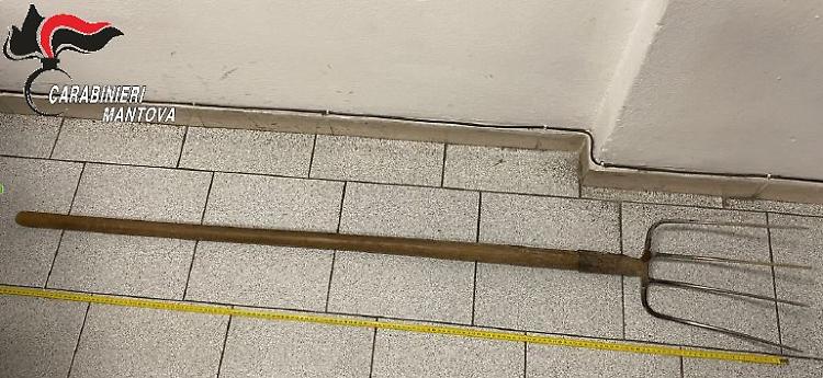Castel Goffredo: prende a forconate l’ex affittuario, arrestato