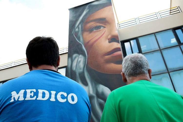 Le trapiantano cornea, rivede volto padre dopo 30 anni