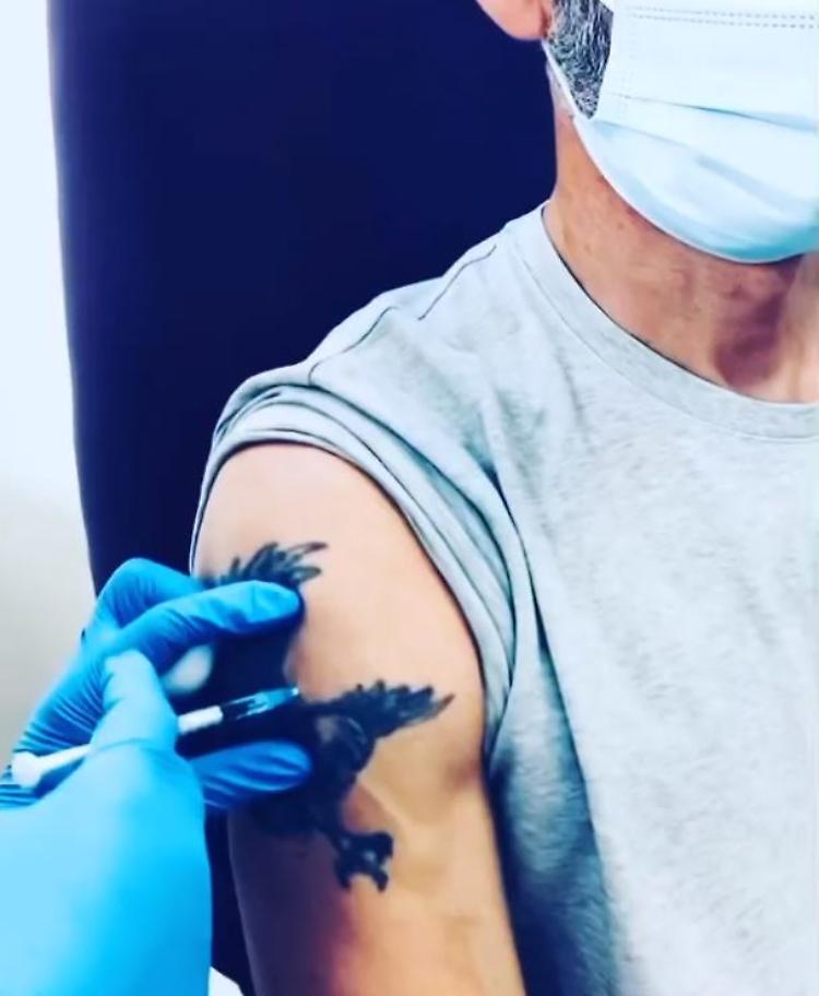 L'annuncio di Gianluca Vialli su Instagram: "Terza dose: fatta"