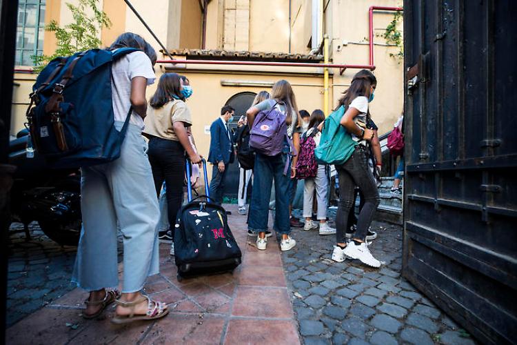 Scuola, quarantena: tutti a casa se i casi in aula sono almeno tre