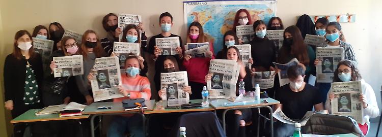 «Il Quotidiano in classe» al Pacioli: «Imparano ad approfondire, affidarsi ai flash della rete non basta»