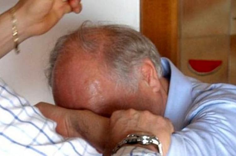 Minaccia i genitori per i soldi, in carcere ventenne