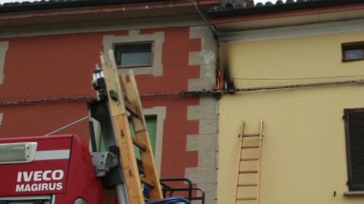 Bonemerse, cavo dell’elettricità a fuoco: paura e disagi