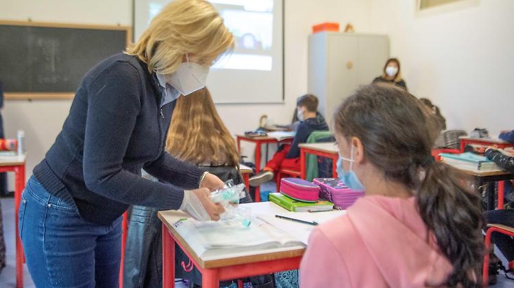 Crema, test salivari a scuola: zero positivi