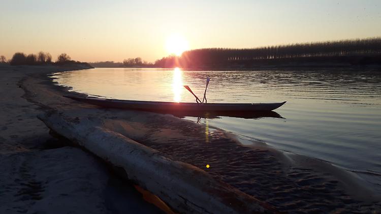 "Un lungo filo... azzurro! Storie di e del Grande Fiume" con cena a tema