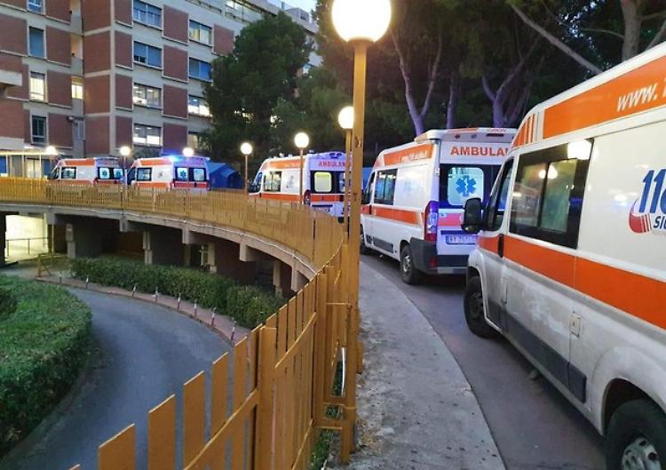Covid: 118, soccorriamo persone che non respirano, anche giovani
