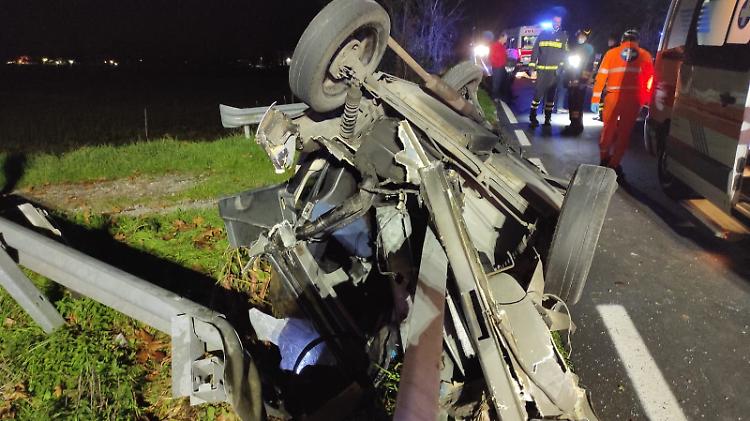 Incidente a Trescore, ferite due sorelle indiane su una microcar