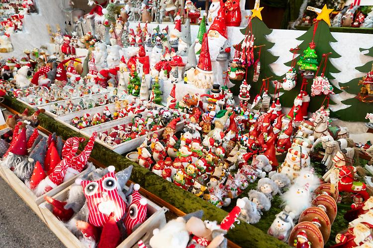 Bancarelle di Natale in piazza Duomo a Crema