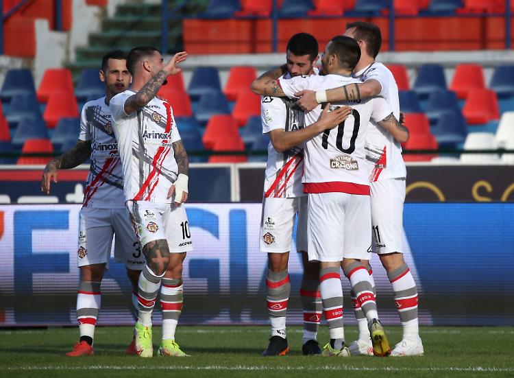 Cosenza-Cremonese: ore 14 Stadio Marulla