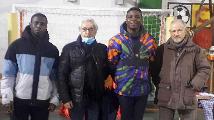 Le torture, il barcone, poi la rinascita: Cisse e Yannick raccontano l'integrazione sul palco