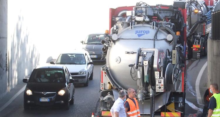 Sottopasso di via Indipendenza, con i lavori traffico a singhiozzo