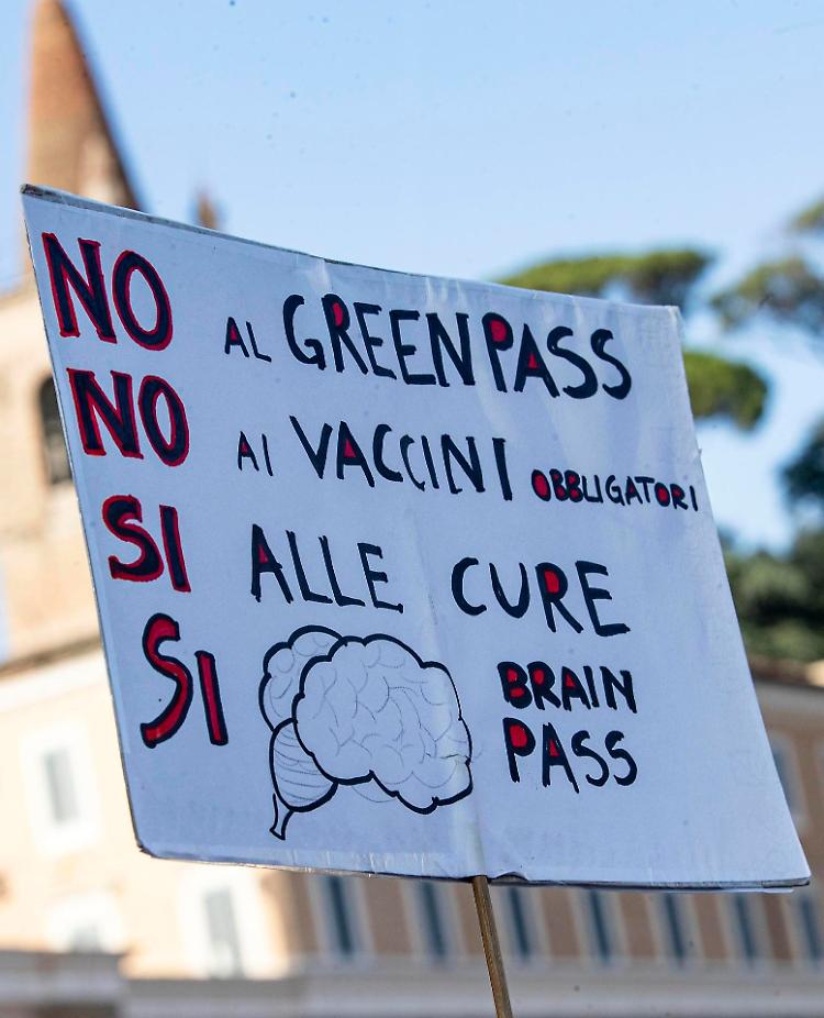 Proteste No Vax, sindaci cremonesi «nel mirino»