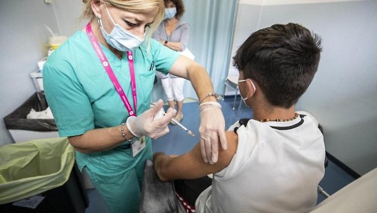 Covid: Bertolaso, in Lombardia i più colpiti sono i bambini
