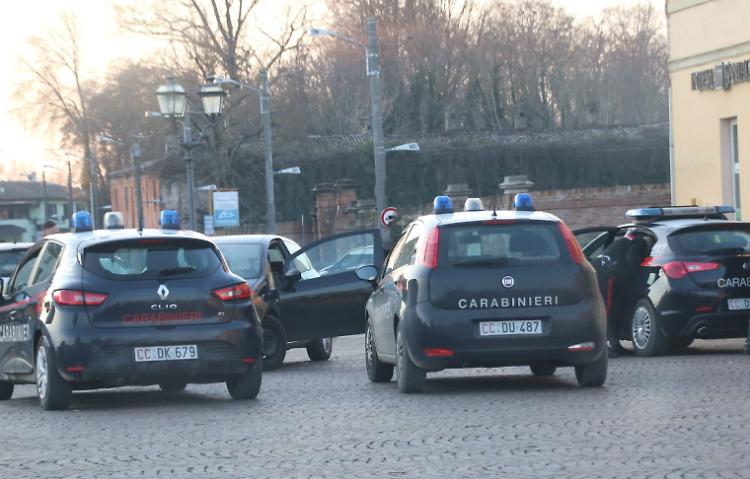Intervento dei carabinieri in centro: due giovani accompagnati in caserma, falso allarme