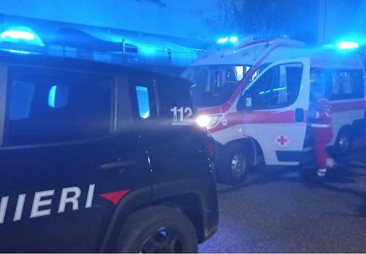  Minaccia di darsi fuoco in centro, i carabinieri  lo bloccano in tempo