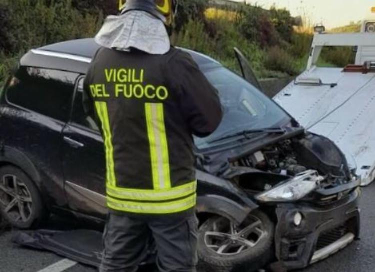 Terribile tamponamento, due uomini ricoverati in codice rosso