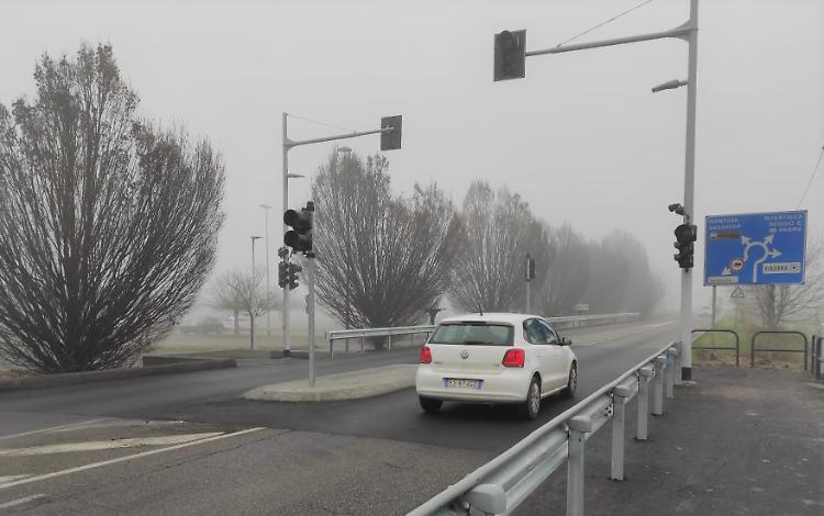 «Passaggio pedonale pericoloso, manca l'illuminazione»