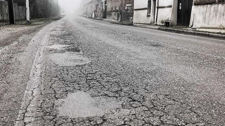 Strade sconnesse e senza righe fra Casalmaggiore e Bozzolo