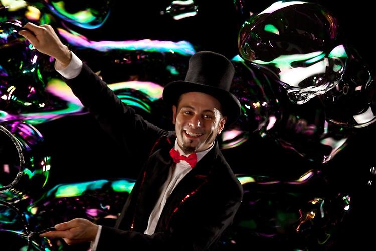 "Ouverture des Saponettes" Un concerto per bolle di sapone