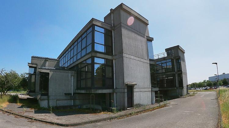 Casa di comunità all'ex tribunale, la petizione divide la politica