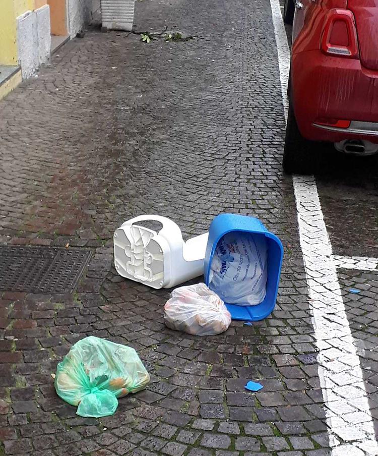 Scorribande e degrado: «Subito un intervento»