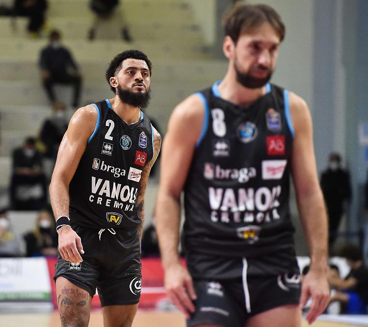 Basket serie A: Vanoli, un passo avanti e due indietro. Resta l’incubo