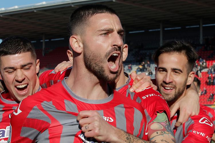 Calcio serie B: Cremonese - Como 1-0  (intervallo)