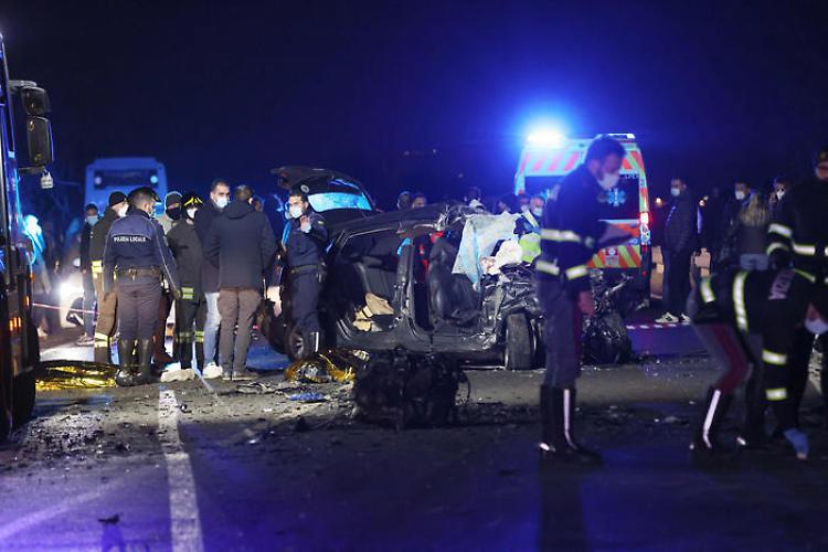 Brescia, auto contro bus: nessuna delle 5 vittime aveva la patente