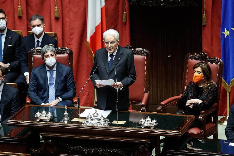 Quirinale, Mattarella ha giurato: 'Non mi sottraggo'