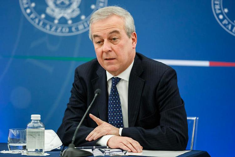 Covid, Locatelli: "Il contagio rallenta, verso il vaccino per 0-5 anni"