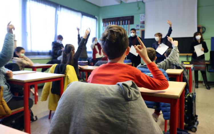 Covid, l'Italia prova a riaprire, da oggi meno restrizioni