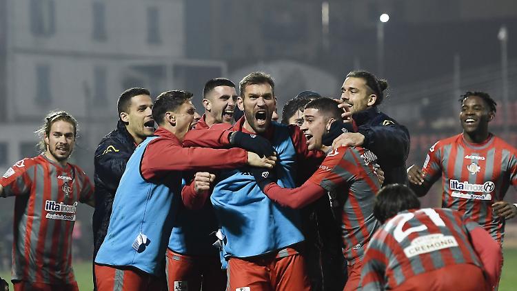 Cremonese-Parma ore 18,30 allo Zini: le formazioni